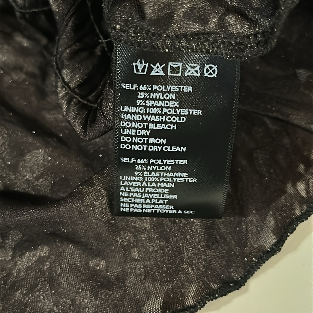 Urban Outfitters Velvet Ruffle Peplum Tube Top - Picture 10 of 11